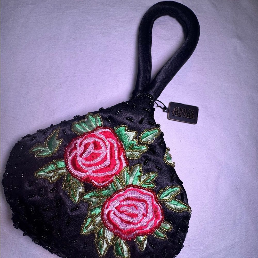 Vintage Y2K NWT/deadstock evening bag w/ Floral Embroidery Rose & Beaded Purse